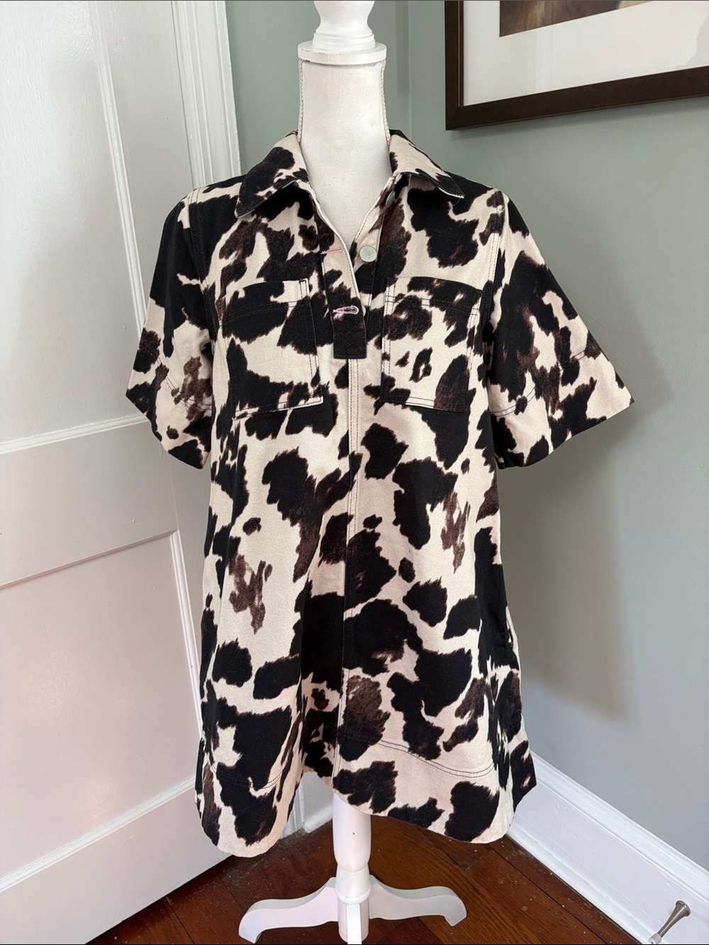 Anthropologie Black Cream Cow-Print Short-Sleeve Mini Dress Size 4 Denim Cotton